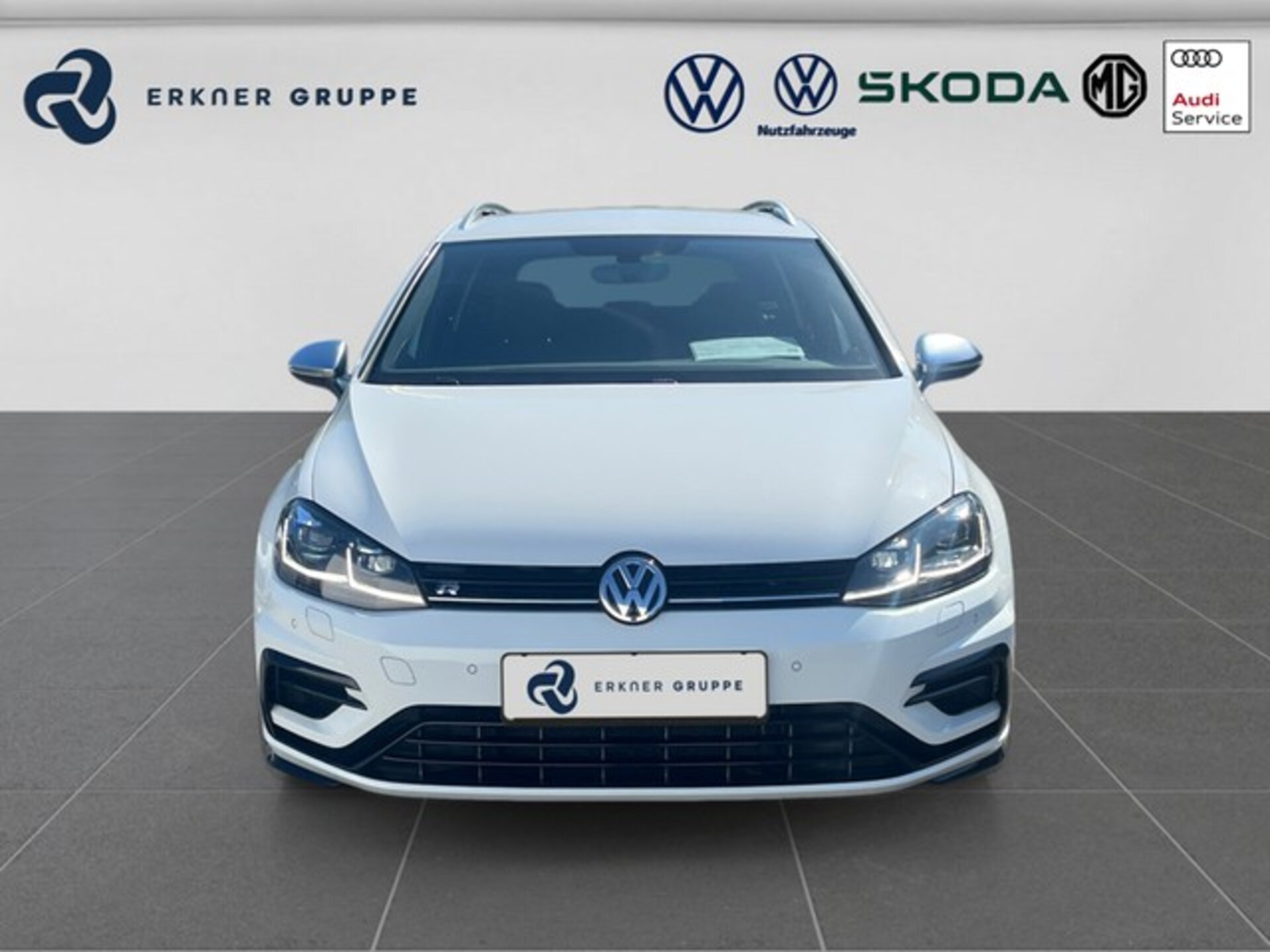Volkswagen Golf Variant R