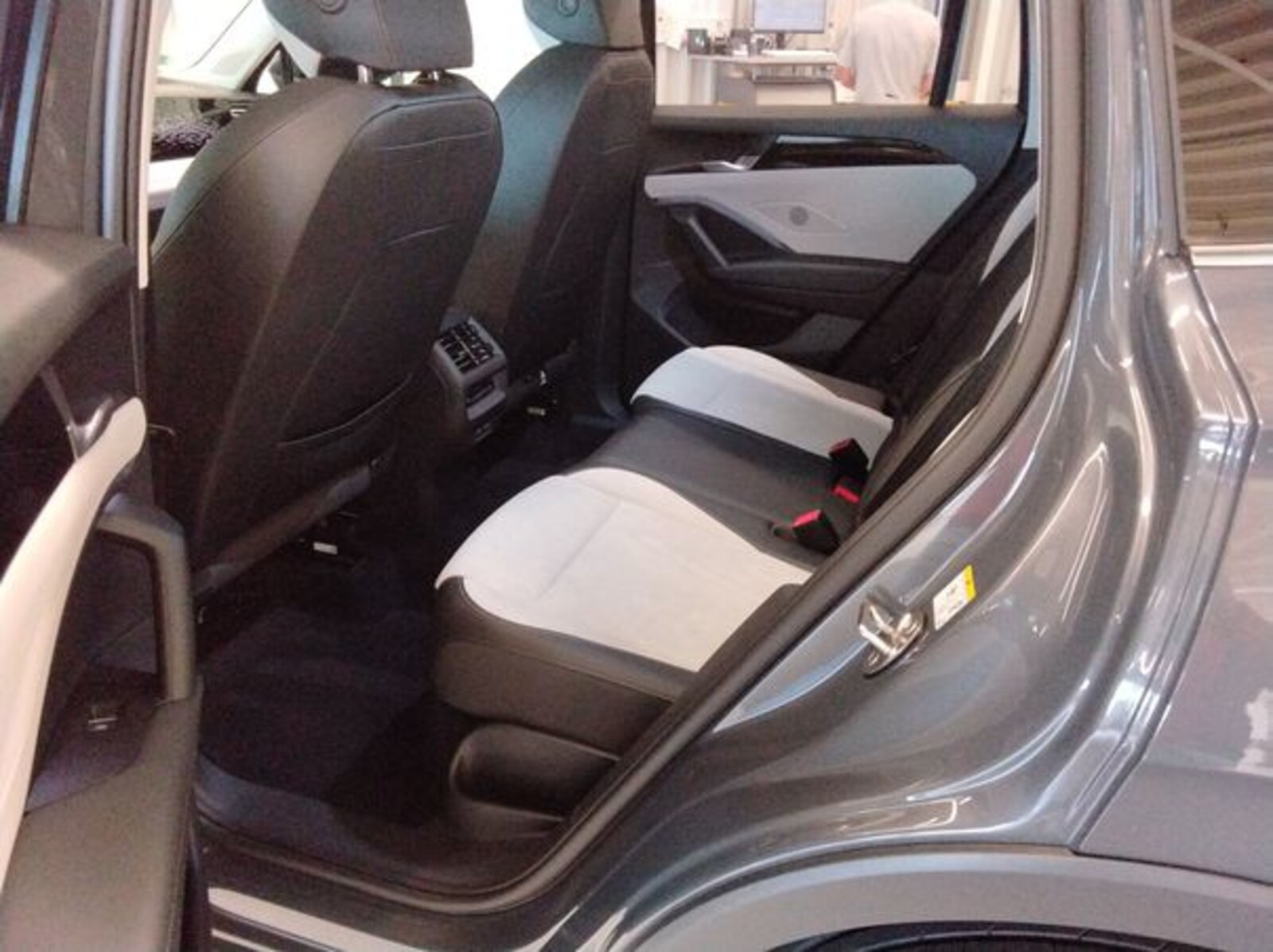 Volkswagen Tiguan – Bild 6