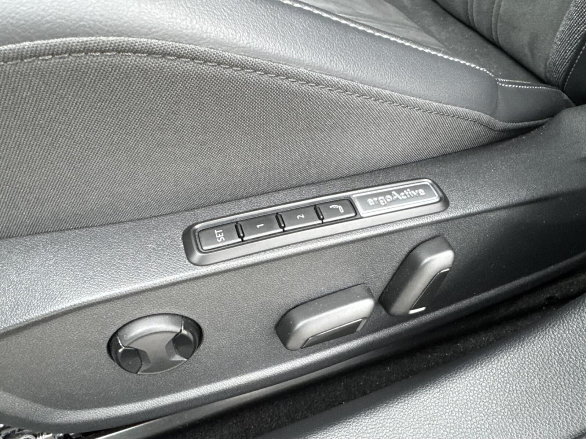Volkswagen Golf Style