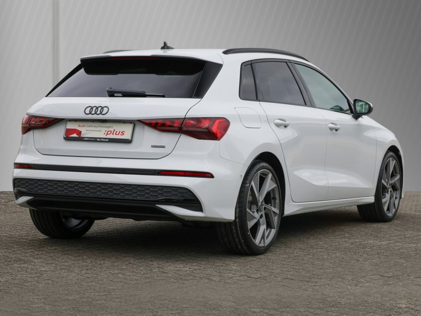 Bild über Audi A3 Sportback TFSI quattro S tronic - für weitere Informationen kontaktieren Sie den Audi Partner