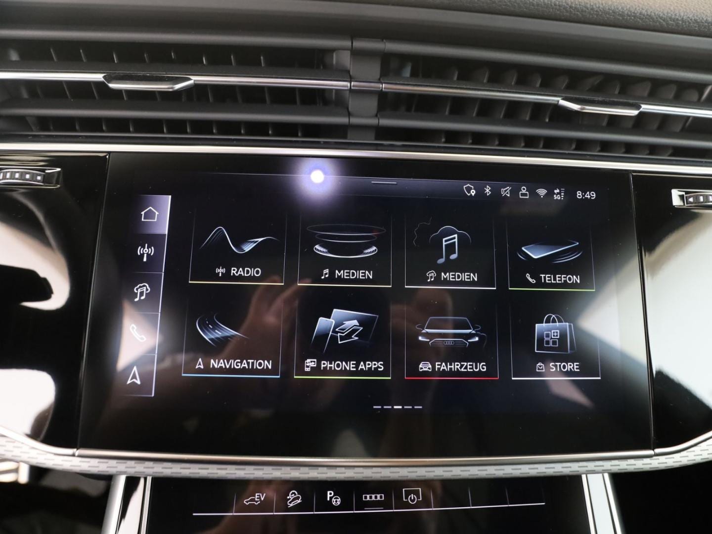 Bild über Audi Q8 SUV TFSI e TFSI e quattro 360 kW tiptronic - für weitere Informationen kontaktieren Sie den Audi Partner