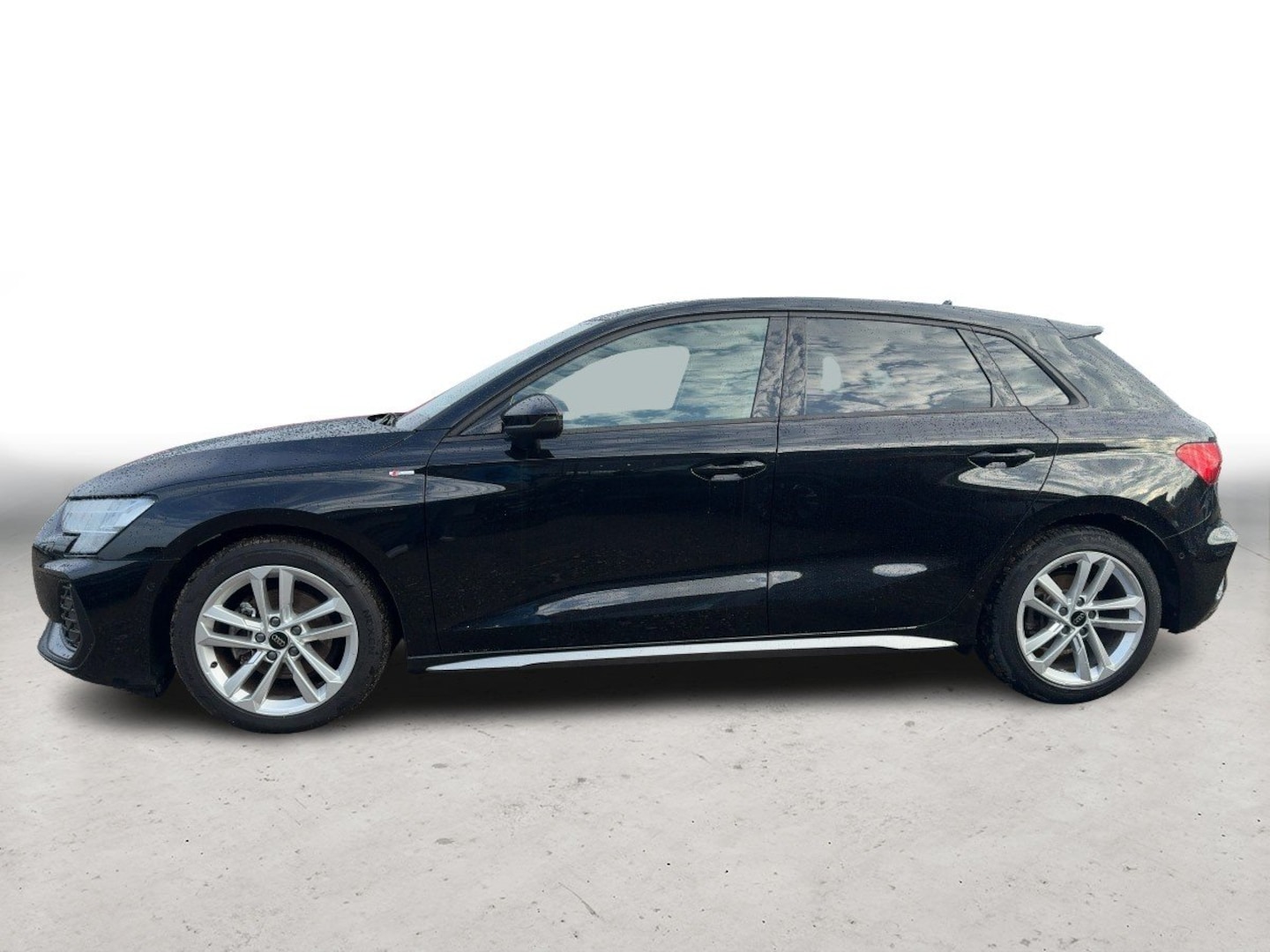 Bild über Audi A3 Sportback S line 35 TFSI S tronic - für weitere Informationen kontaktieren Sie den Audi Partner