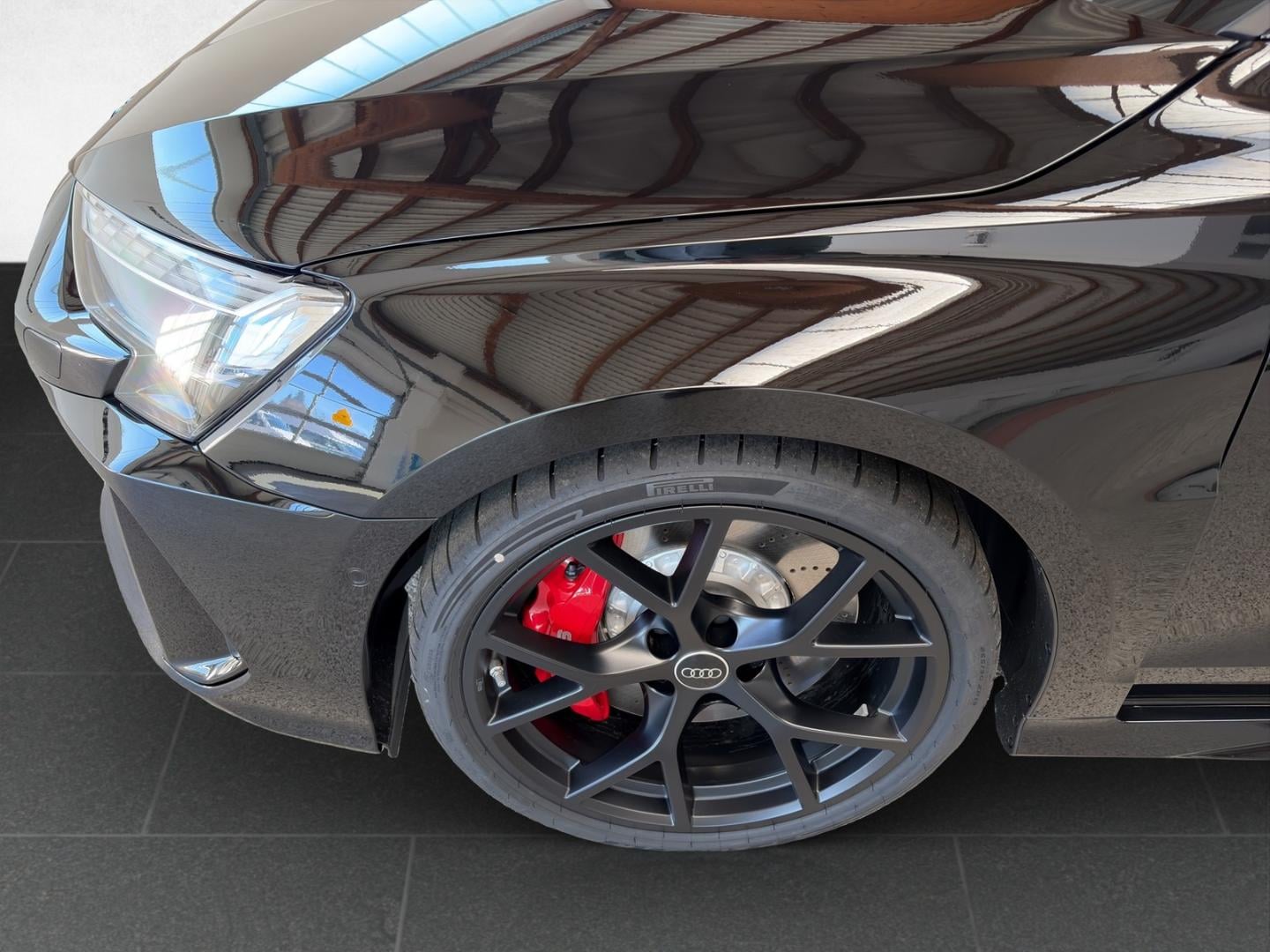 Bild über Audi RS 3 Sportback TFSI quattro 294 kW S tronic - für weitere Informationen kontaktieren Sie den Audi Partner