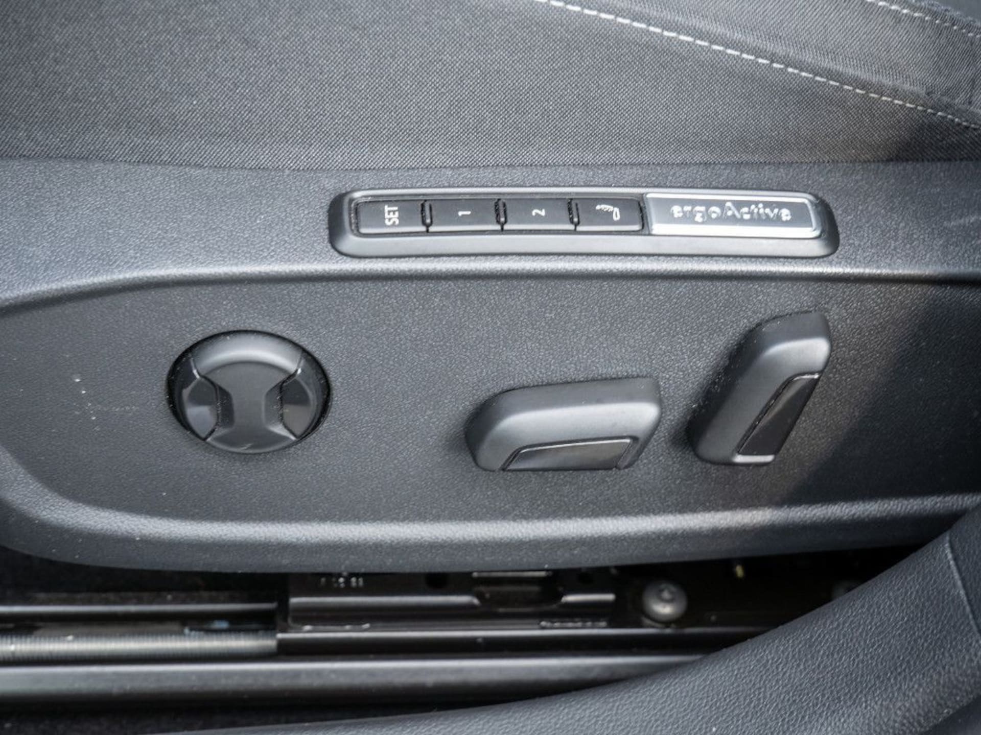 Volkswagen Golf Style
