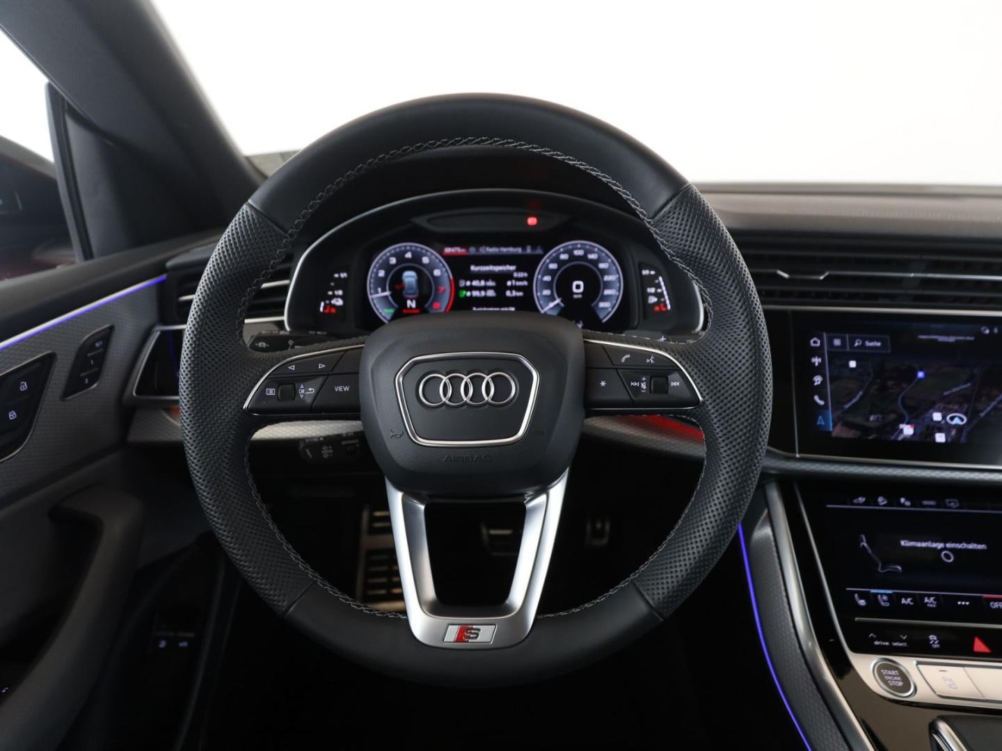 Bild über Audi Q8 SUV TFSI e TFSI e quattro 360 kW tiptronic - für weitere Informationen kontaktieren Sie den Audi Partner