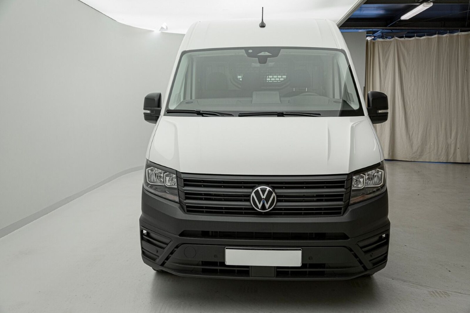 Volkswagen Crafter Kasten mittlerer Radstand – Bild 3