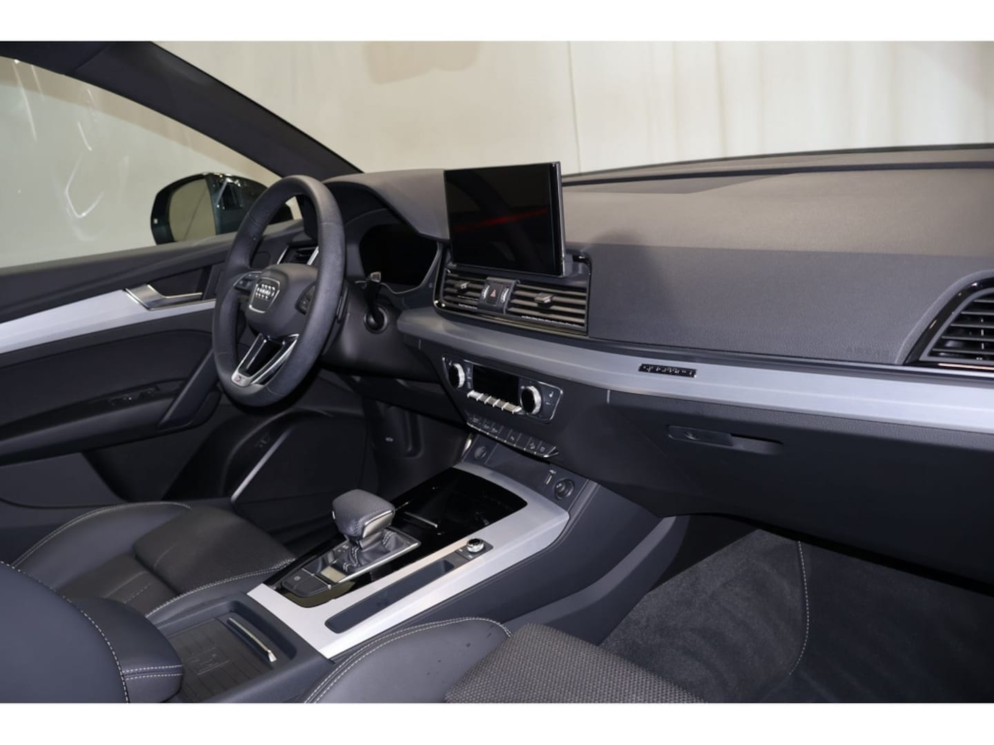 Bild über Audi Q5 Sportback 40 TDI quattro S tronic - für weitere Informationen kontaktieren Sie den Audi Partner