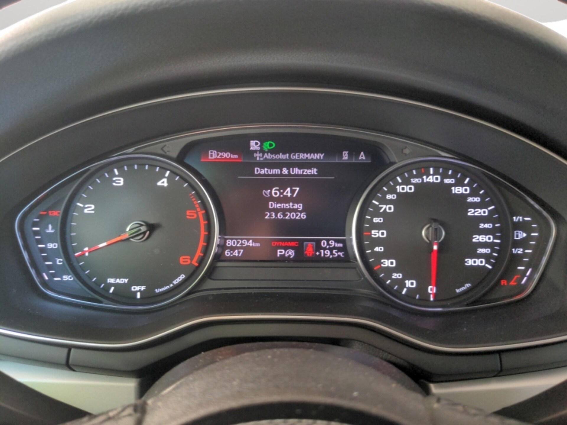 Audi A4 Avant S line