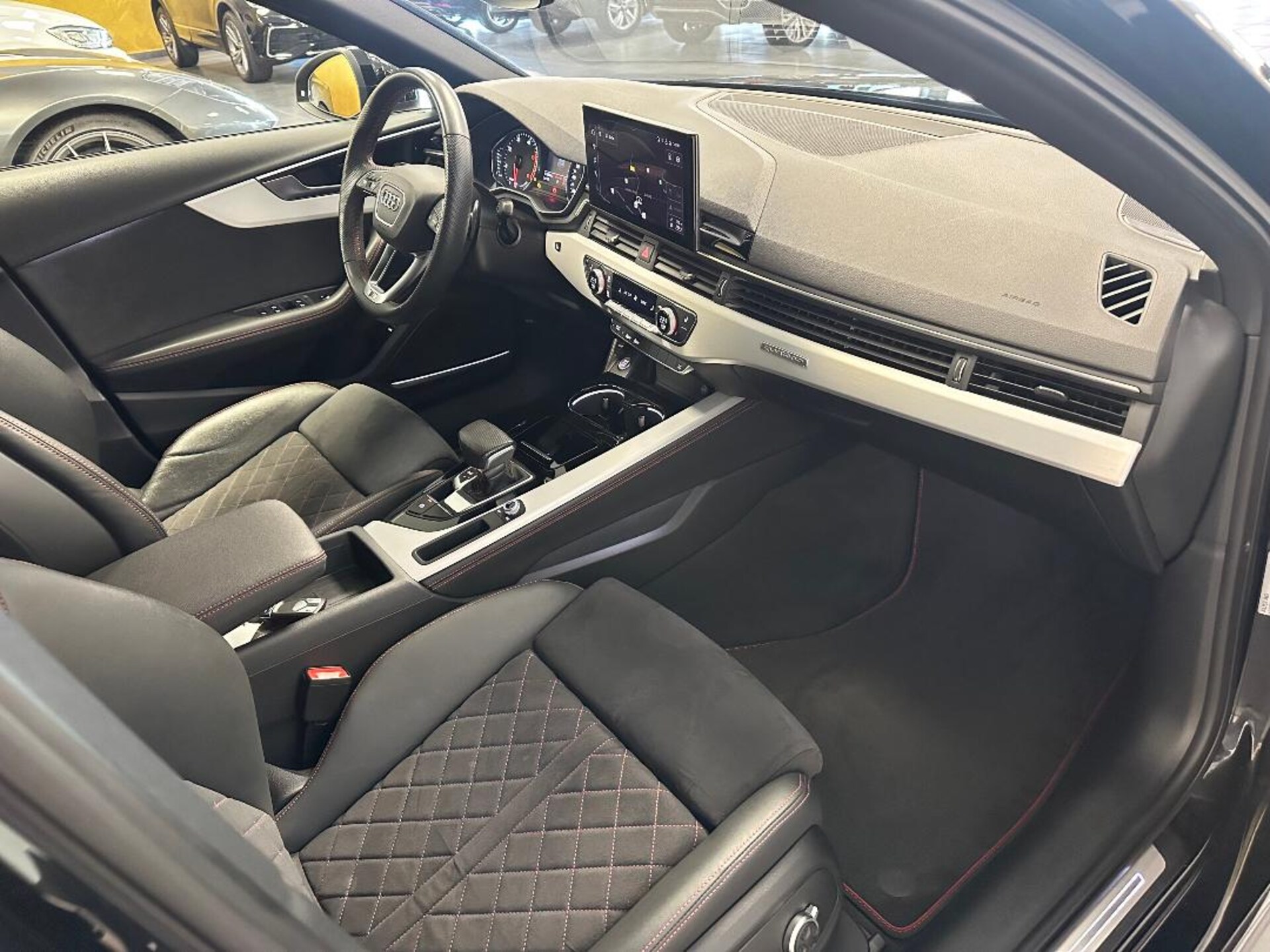 Audi A4 Avant S line