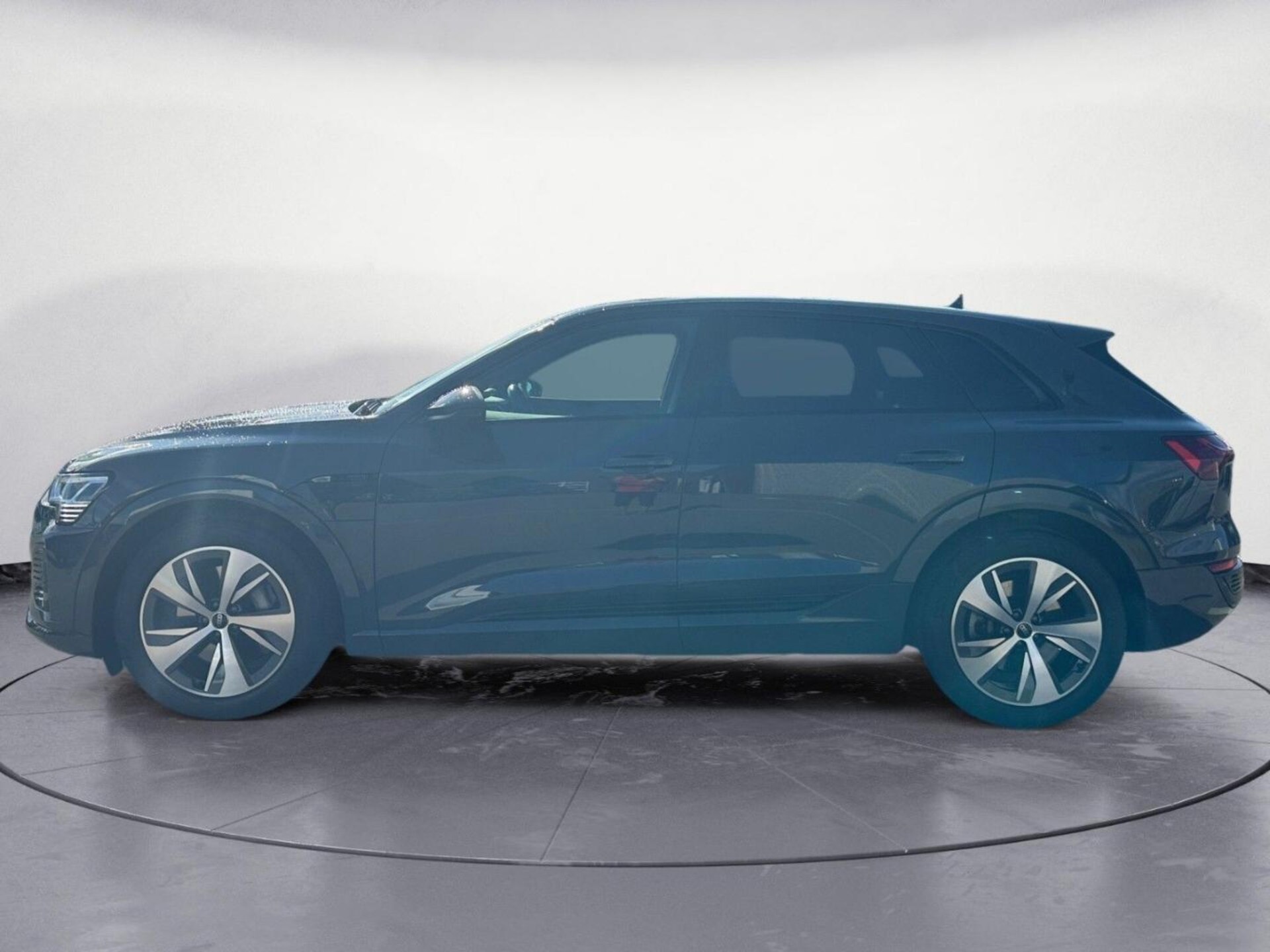 Audi Q8 e-tron S line