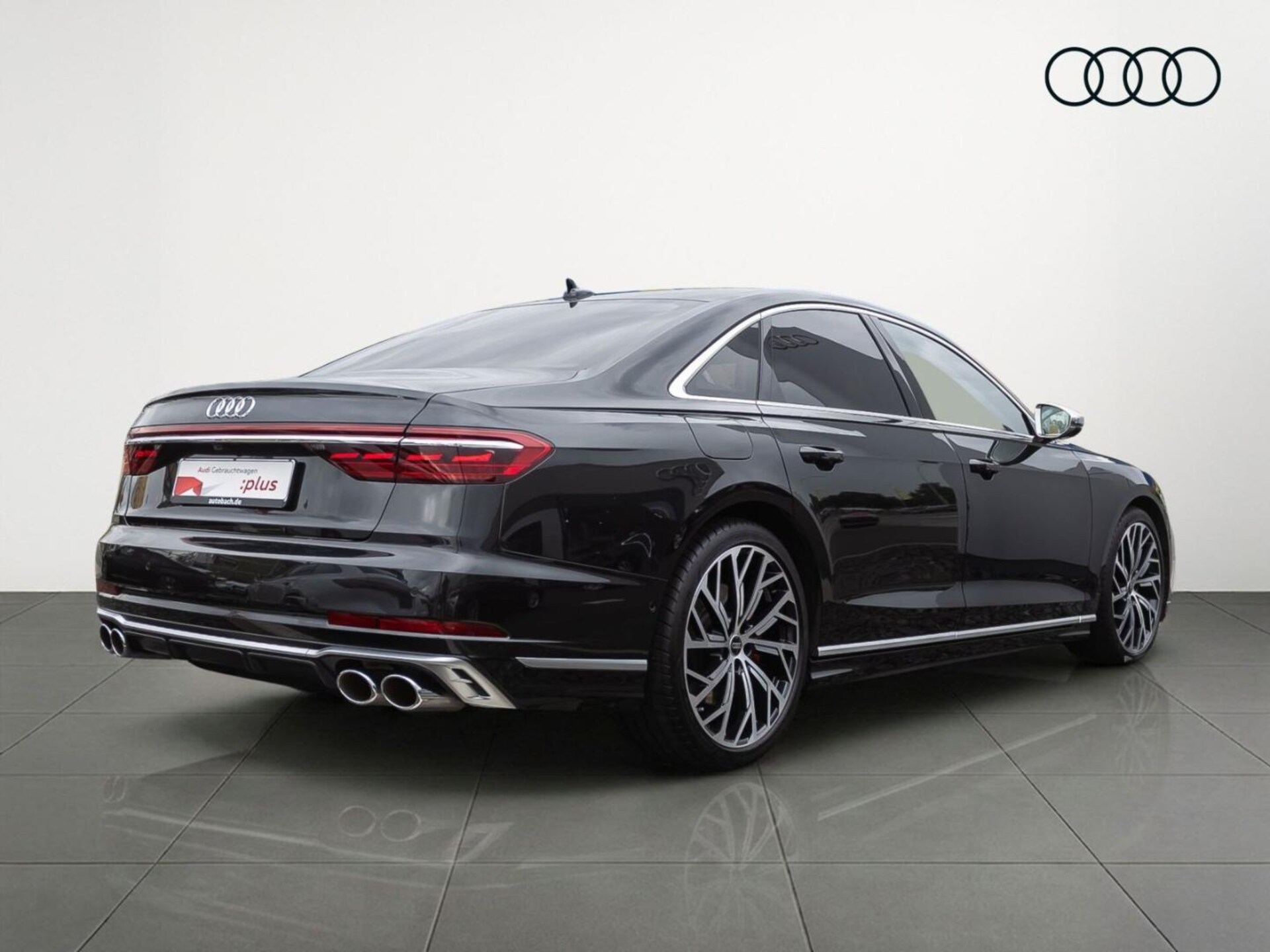 Audi S8