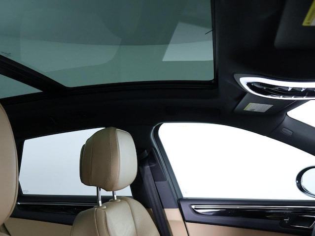 2026 Porsche Macan T - Photo 20