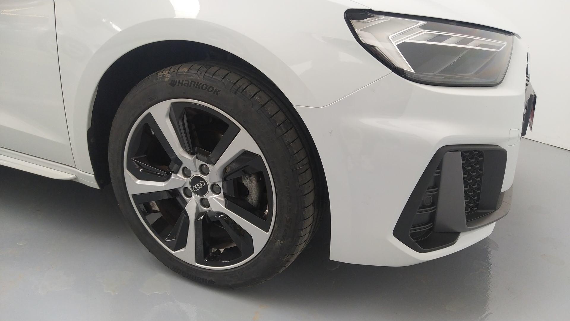 Image about Audi A1 Sportback Adrenalin edition 30 TFSI 81 kW (110 CV) 6 vel.
