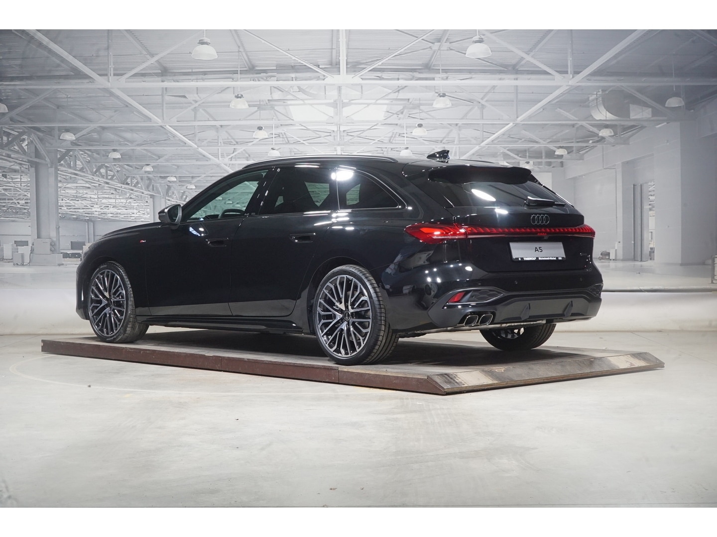 Bild über Audi A5 Avant TDI quattro 150 kW S tronic - für weitere Informationen kontaktieren Sie den Audi Partner