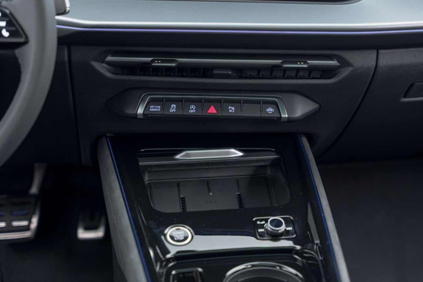 Bild über Audi Q3 SUV TFSI quattro 195 kW S tronic - für weitere Informationen kontaktieren Sie den Audi Partner
