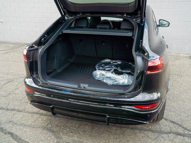 2027 Audi Q6 Sportback e-tron Premium Plus - Photo 6