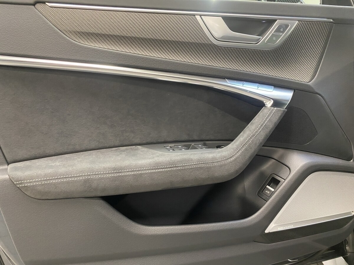 Image about Audi RS 6 Avant performance quattro tiptronic