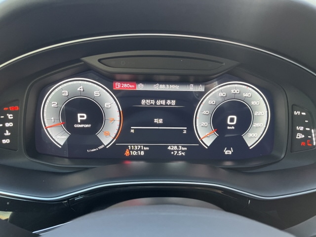 Audi Q8 55 TFSI quattro Premium 250 340 kW hp tiptronic 9