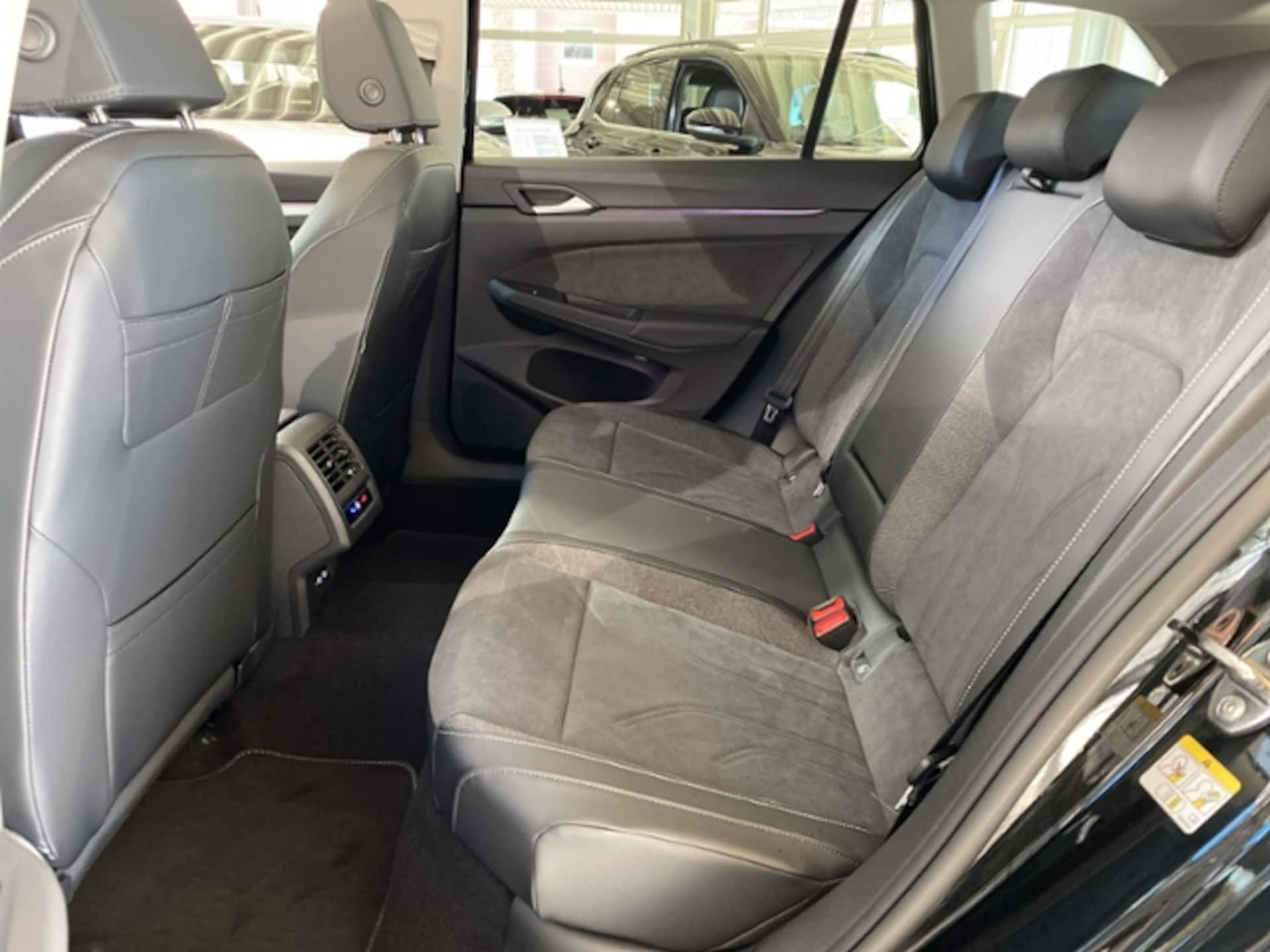 Volkswagen Golf Variant Life