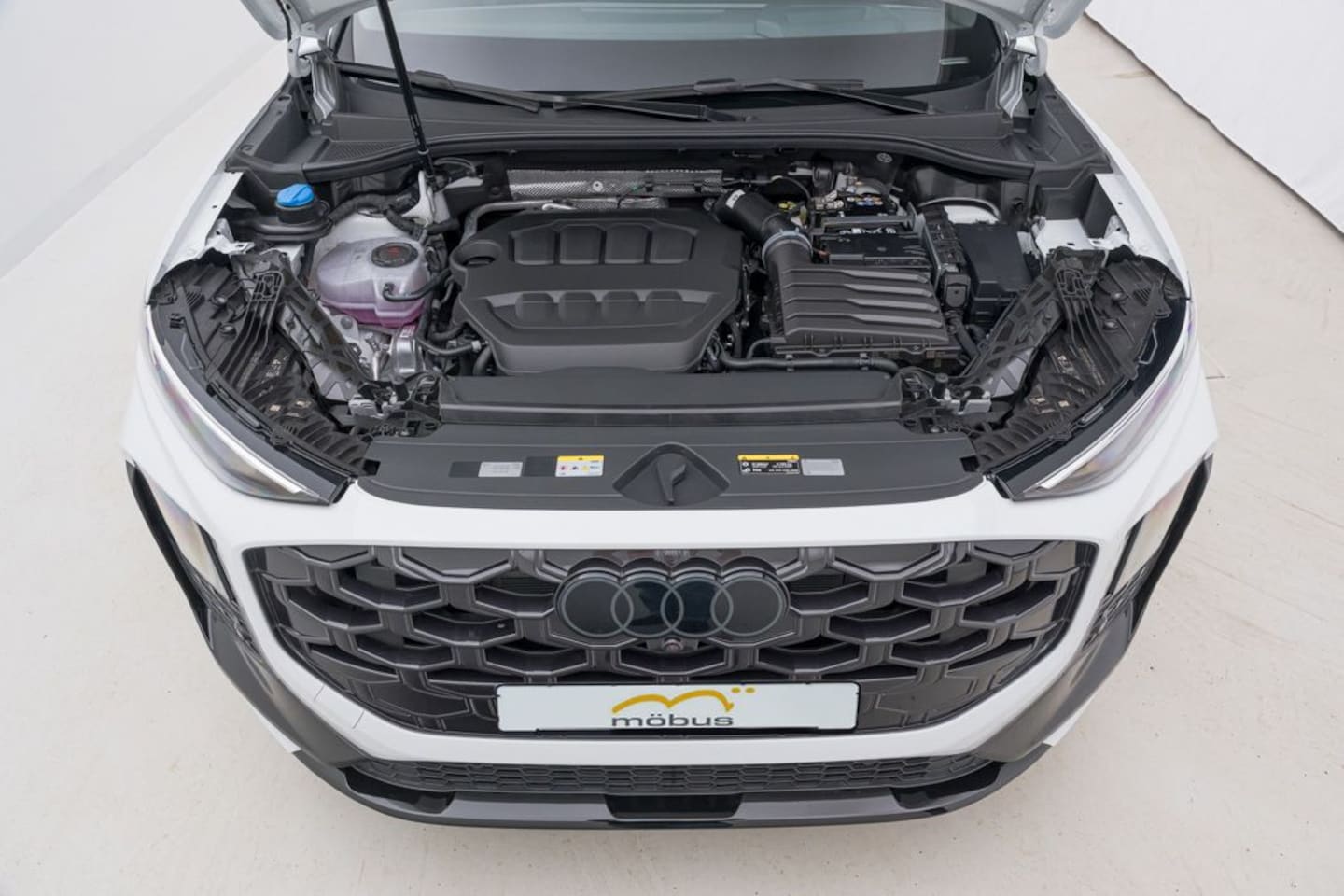 Bild über Audi Q3 SUV TFSI quattro 195 kW S tronic - für weitere Informationen kontaktieren Sie den Audi Partner
