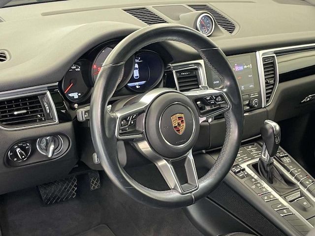 2018 Porsche Macan