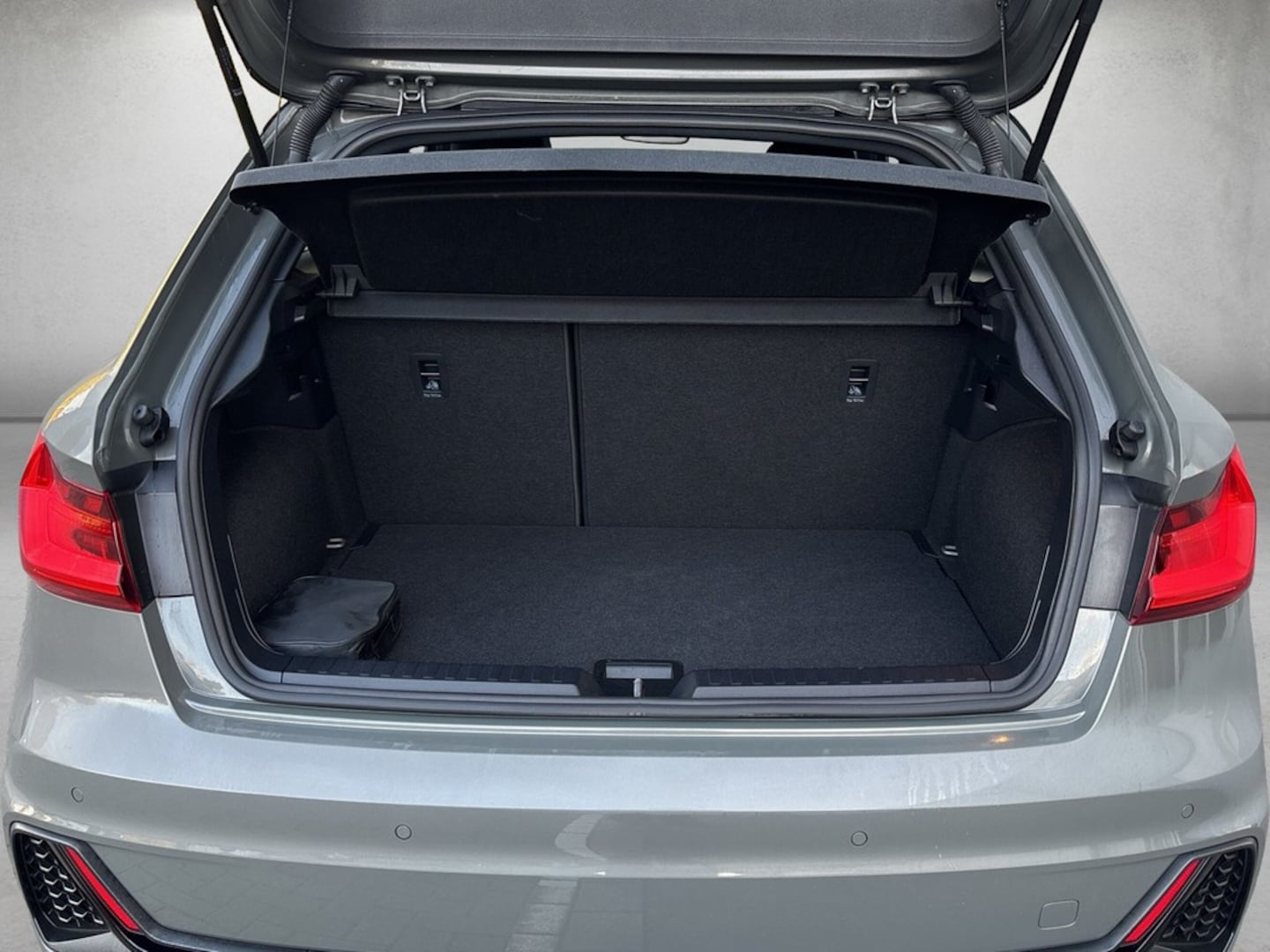 Bild über Audi A1 Sportback S line 35 TFSI S tronic - für weitere Informationen kontaktieren Sie den Audi Partner