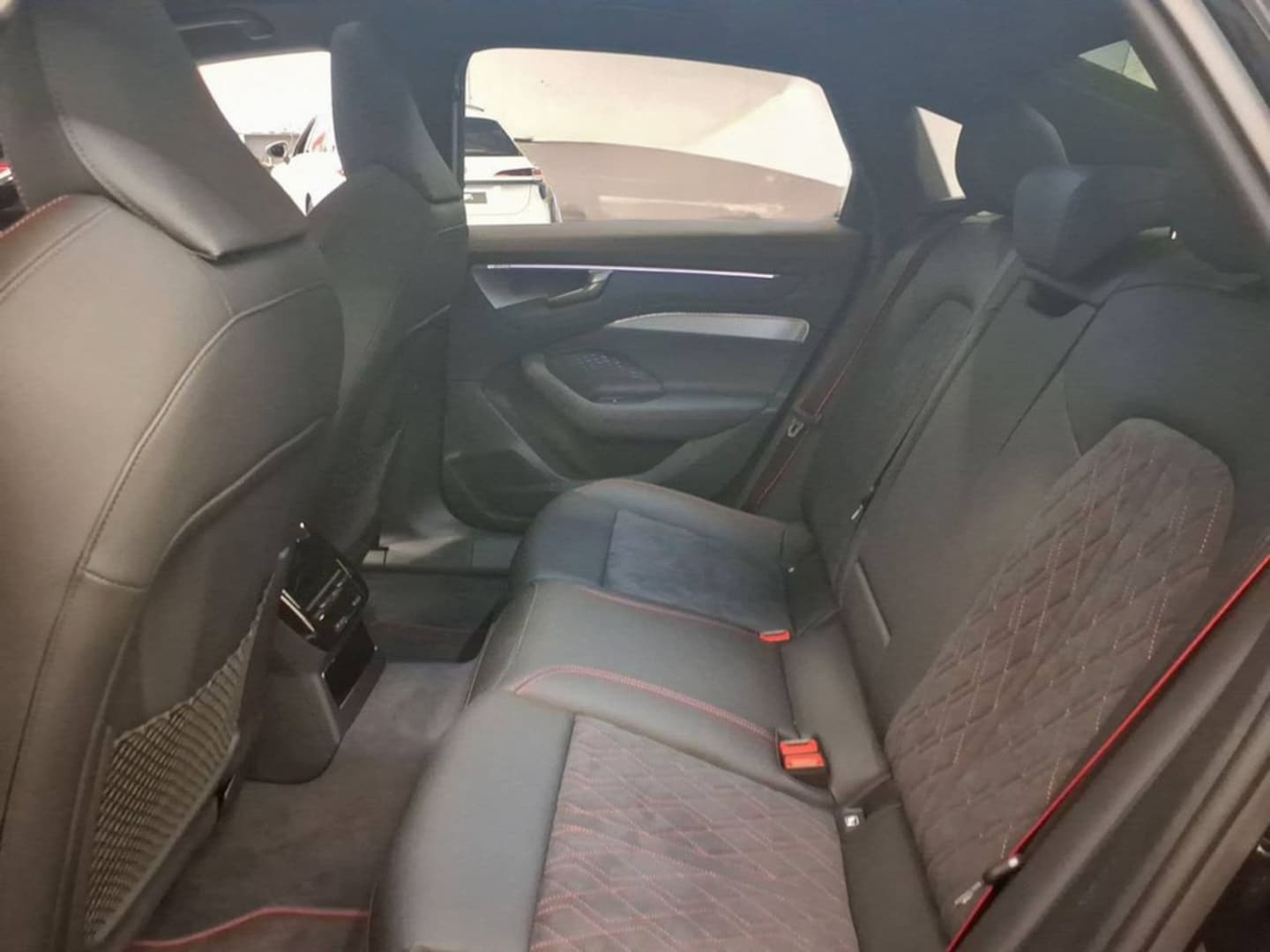 Bild über Audi A6 Limousine TFSI quattro 270 kW S tronic - für weitere Informationen kontaktieren Sie den Audi Partner