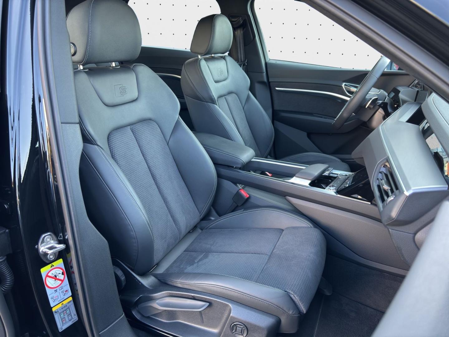 Image about Audi Q8 e-tron S line 50 e-tron quattro