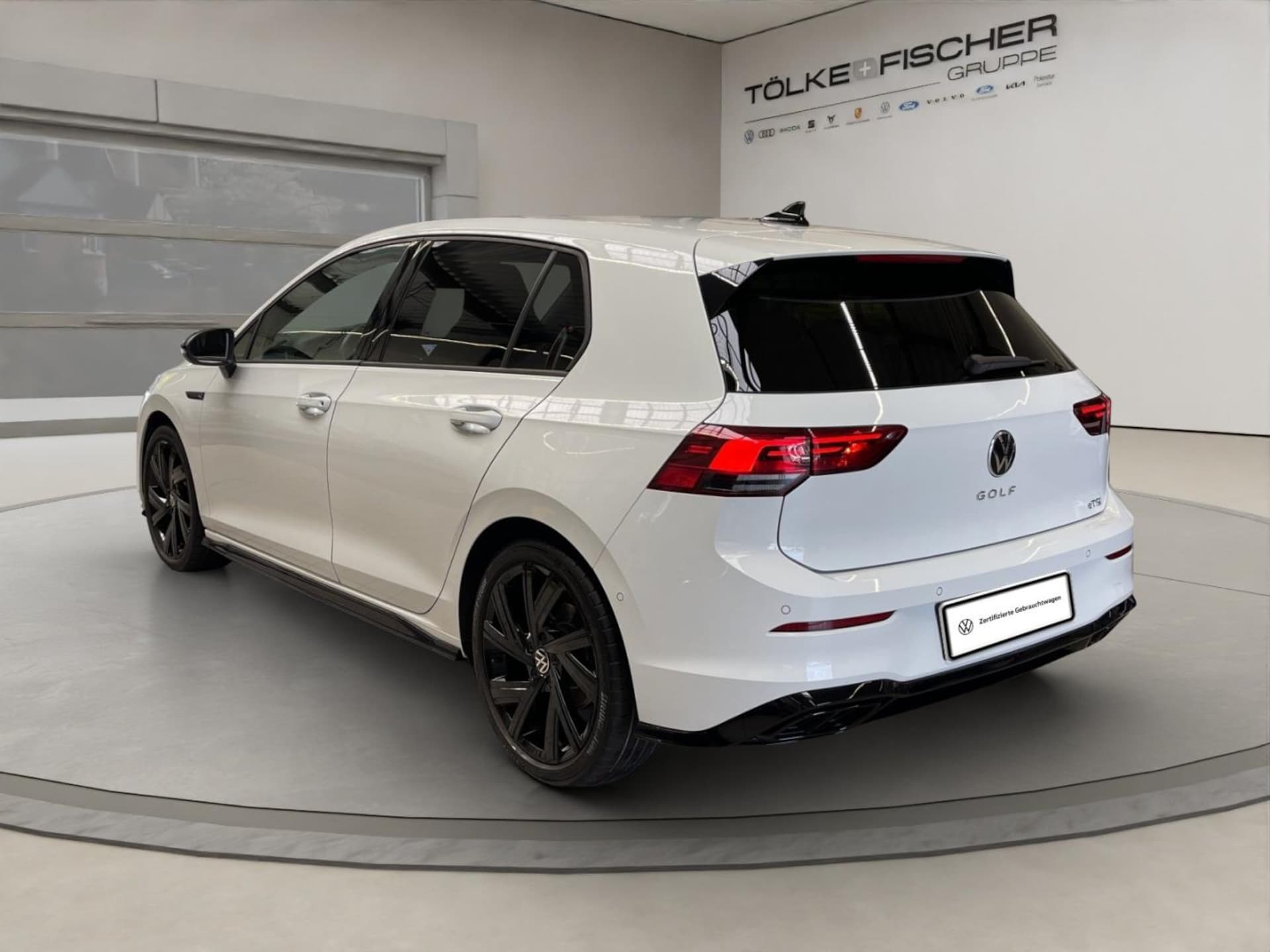 Volkswagen Golf R-Line