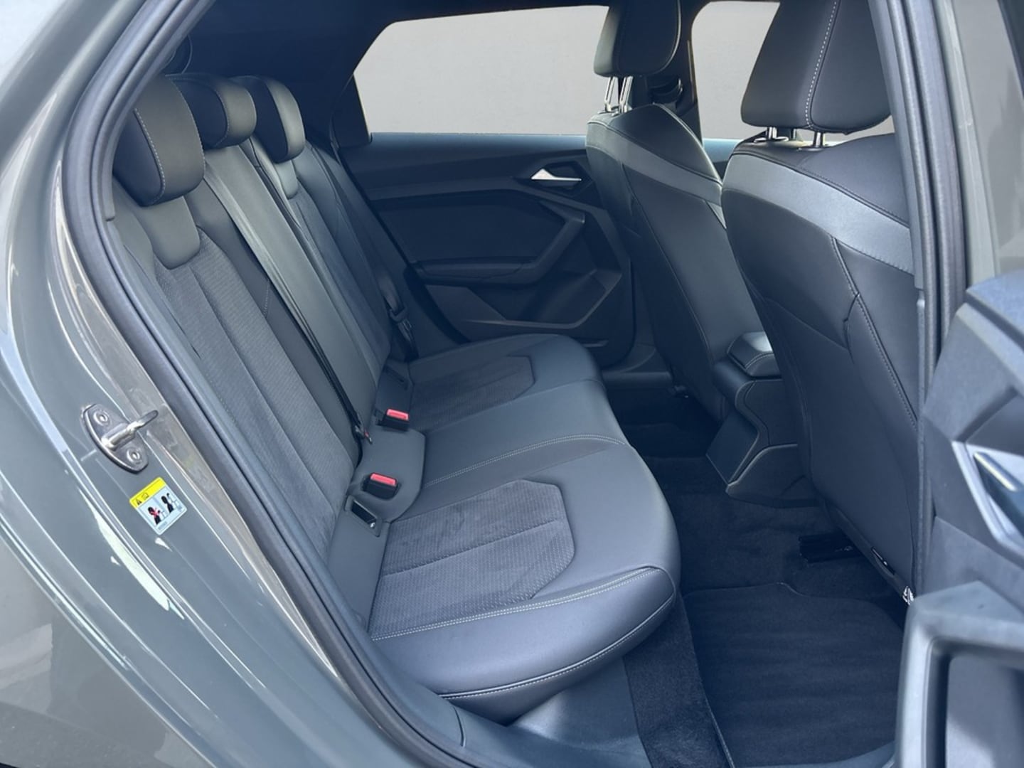 Bild über Audi A1 Sportback S line 35 TFSI S tronic - für weitere Informationen kontaktieren Sie den Audi Partner