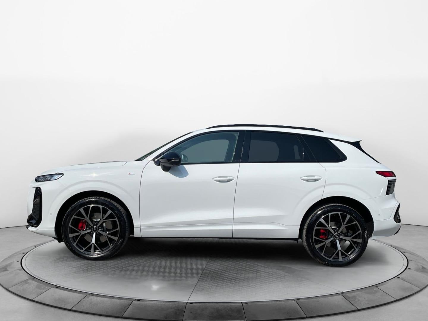 Bild über Audi Q3 SUV TFSI quattro 150 kW S tronic - für weitere Informationen kontaktieren Sie den Audi Partner