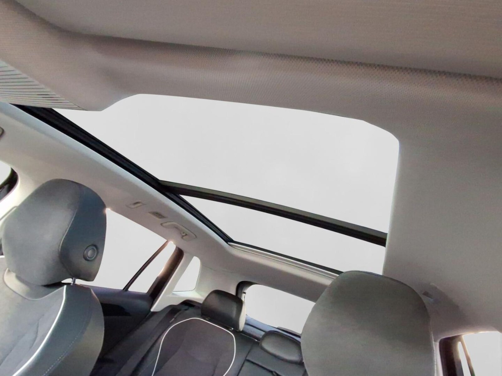 Volkswagen Tiguan – Bild 15