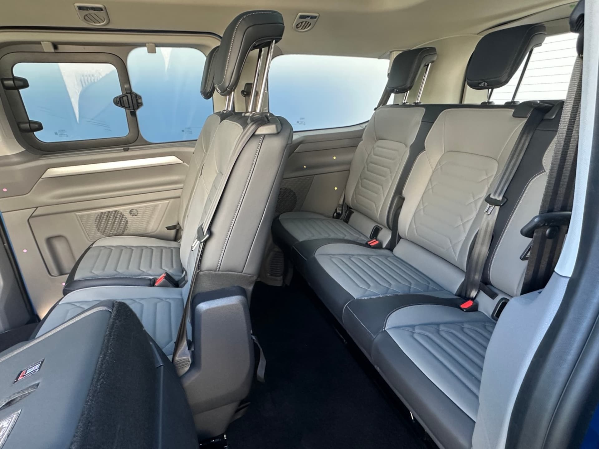 Volkswagen e-Caravelle Style
