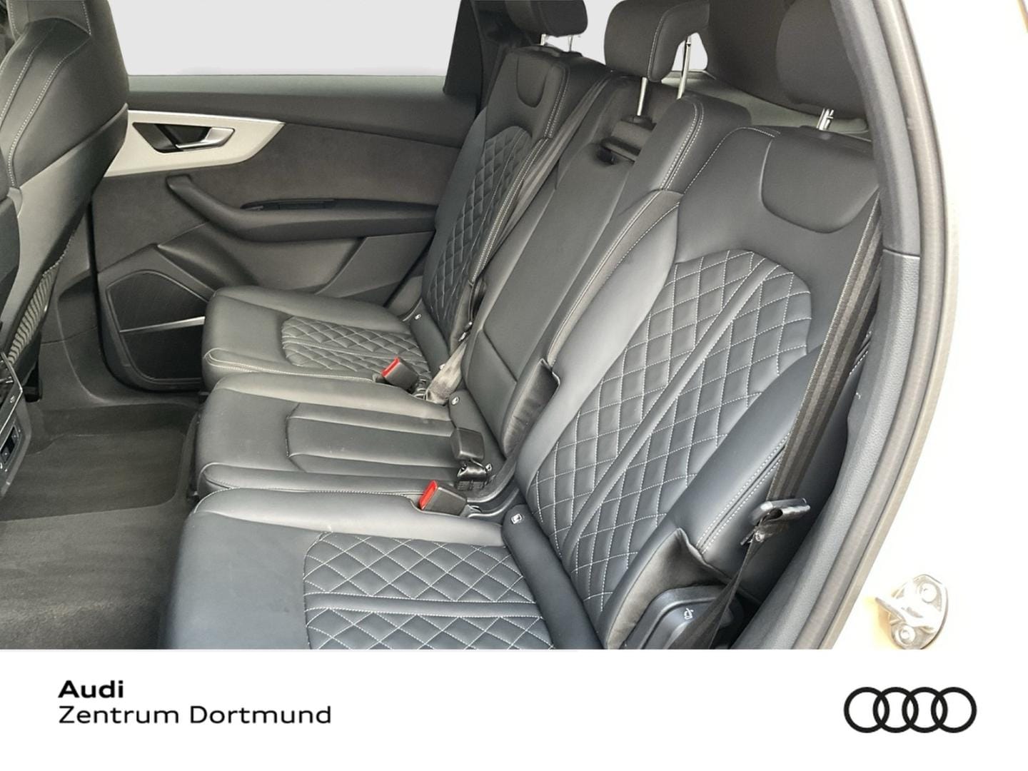 Bild über Audi Q7 SUV TFSI e S line business TFSI e quattro 360 kW tiptronic - für weitere Informationen kontaktieren Sie den Audi Partner