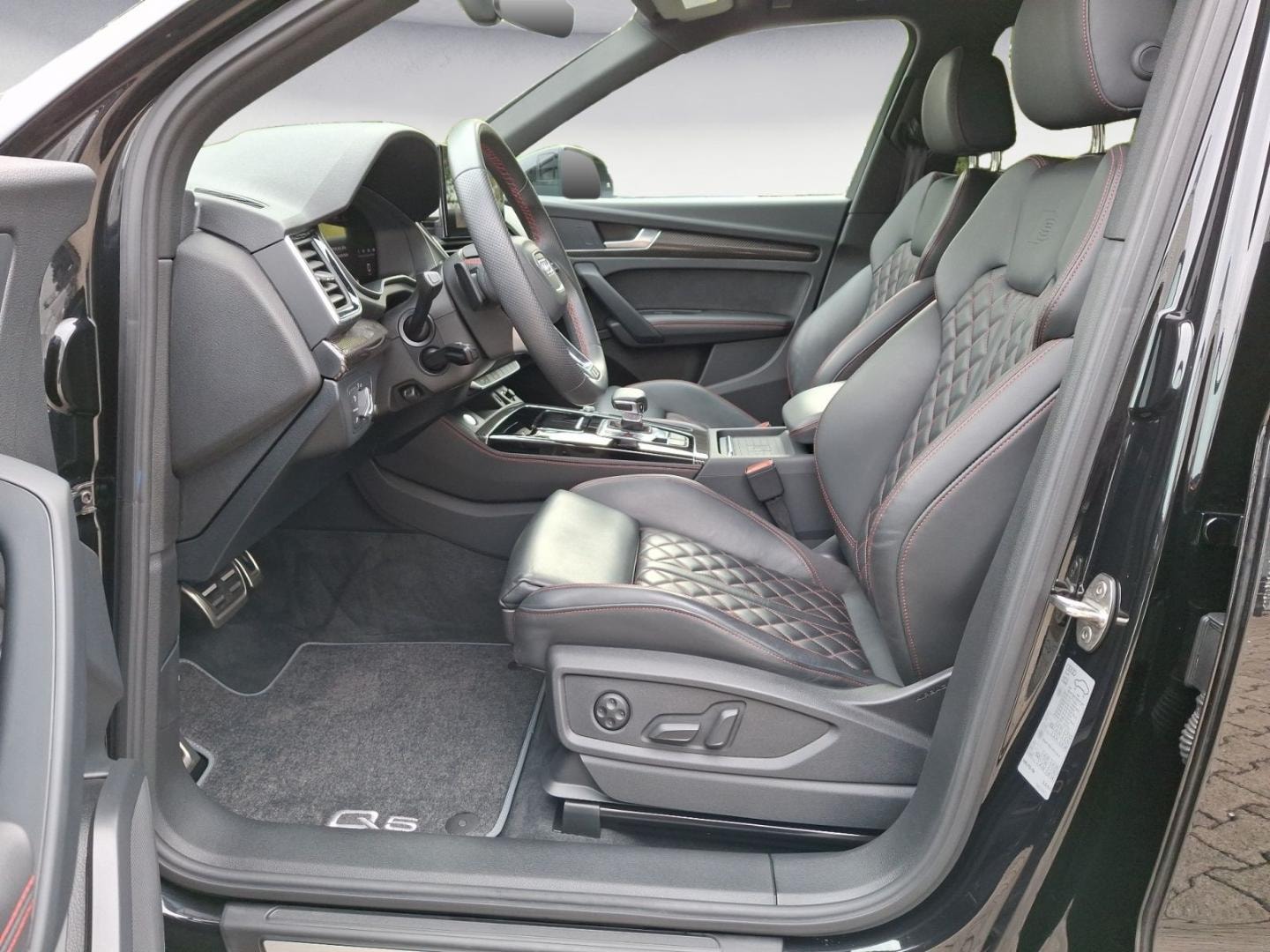 Bild über Audi Q5 Sportback 40 TDI quattro S tronic - für weitere Informationen kontaktieren Sie den Audi Partner