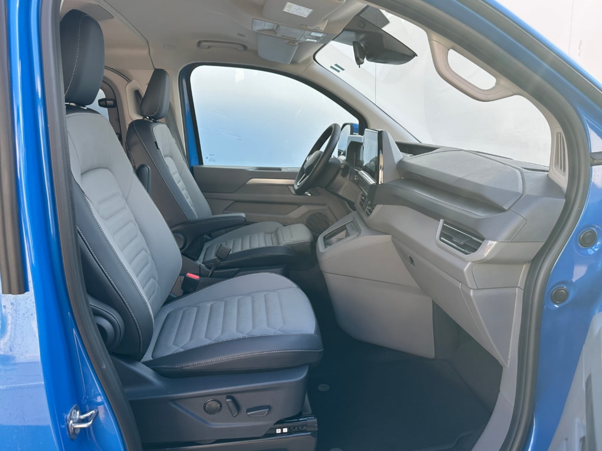 Volkswagen e-Caravelle Style