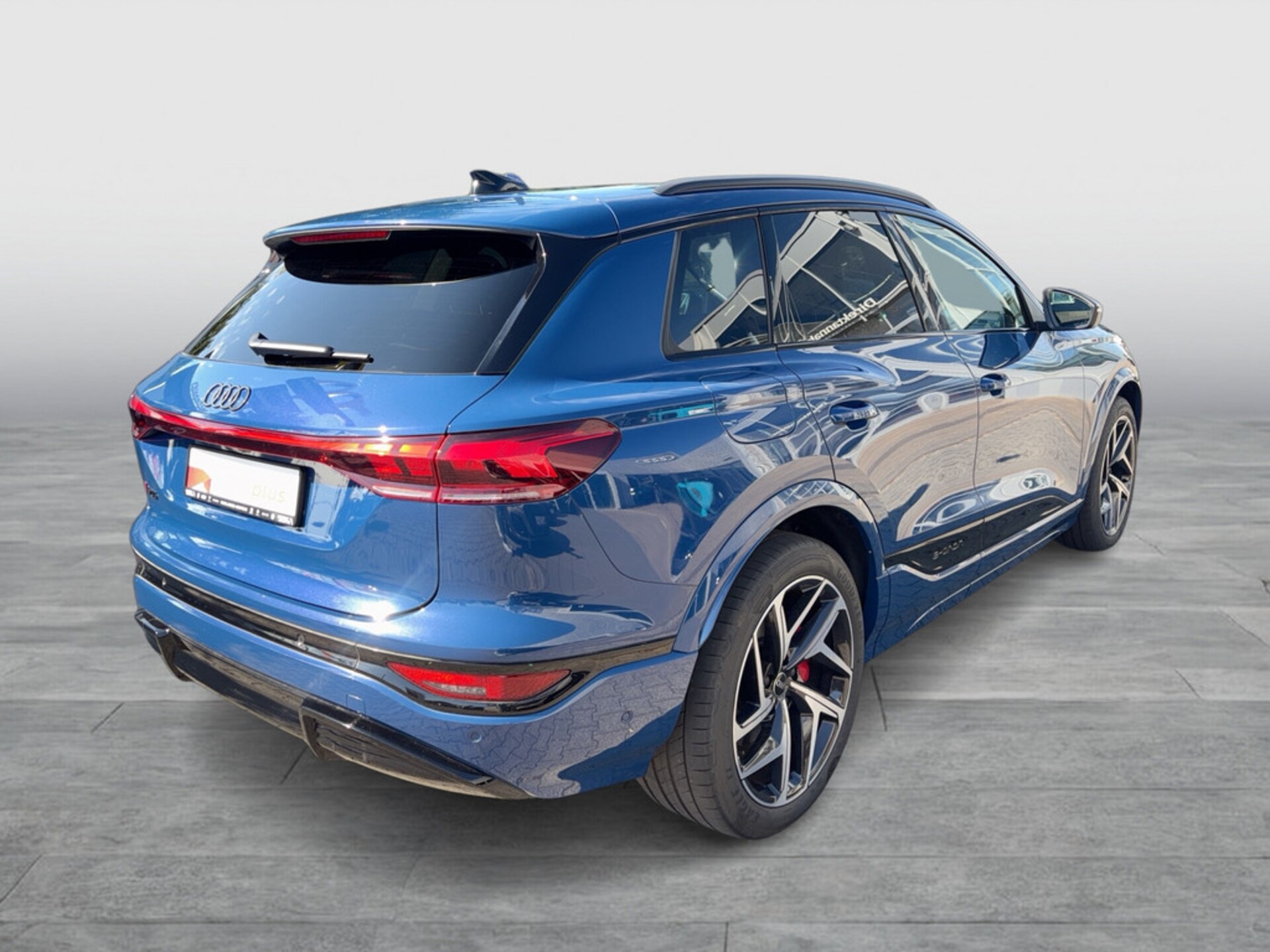 Audi SQ6 SUV e-tron