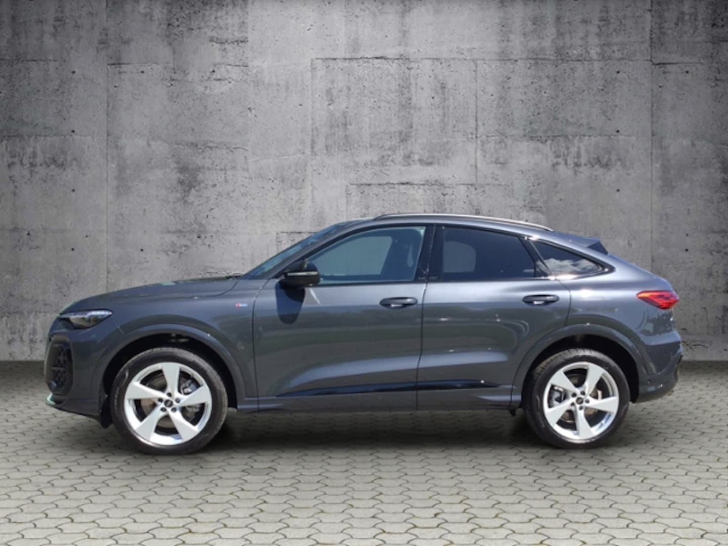 Bild über Audi Q5 Sportback TDI quattro 150 kW S tronic - für weitere Informationen kontaktieren Sie den Audi Partner