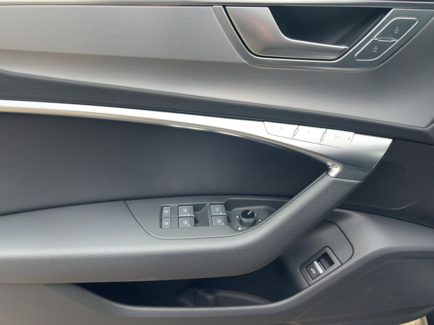 Bild über Audi S6 Avant TDI quattro tiptronic - für weitere Informationen kontaktieren Sie den Audi Partner