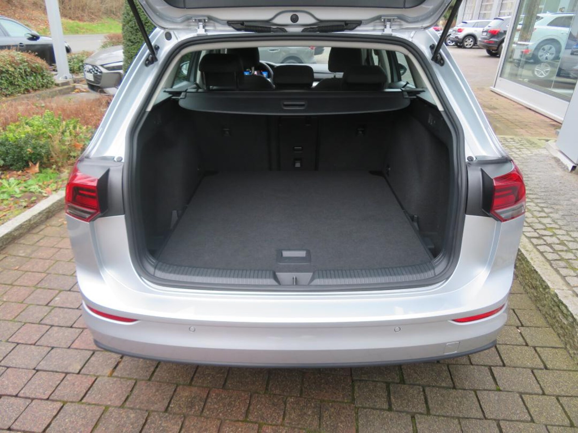 Volkswagen Golf Variant Life