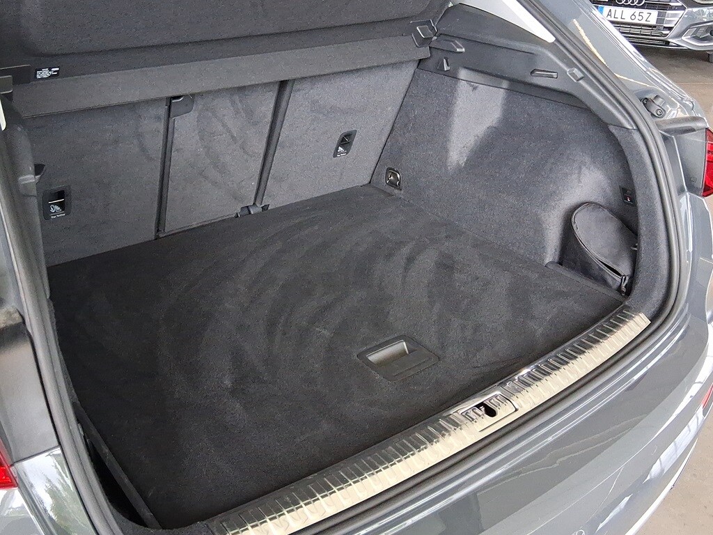 Bild som visar&nbsp;Audi Q3&nbsp;Q3 35 TFSI advanced 150 hk S tronic - för mer information kontakta din Audi Partner