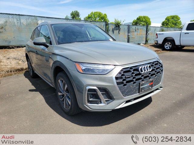 2024 Audi Q5 45 Premium Plus's photo