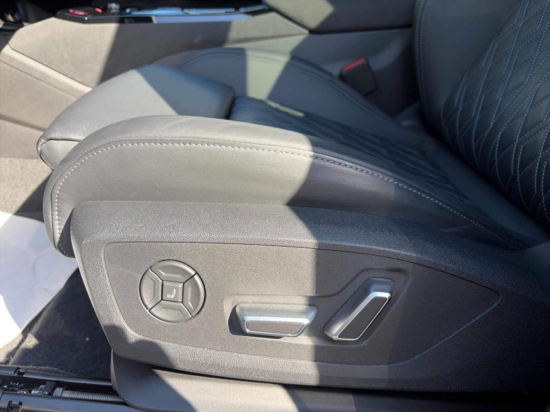 Audi SQ6 SUV e-tron