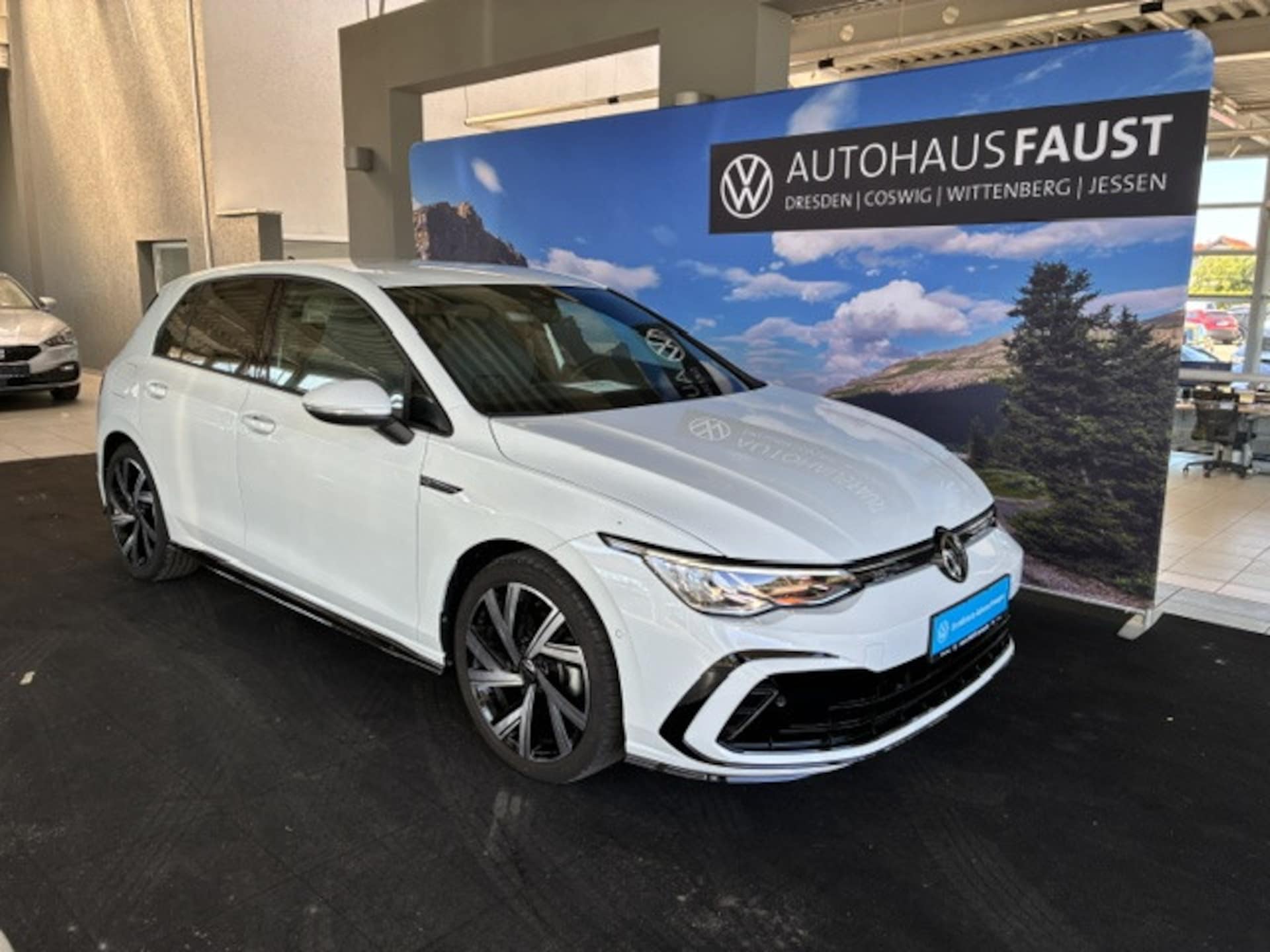Volkswagen Golf R-Line