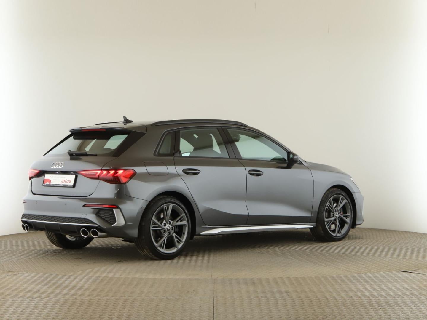 Bild über Audi S3 Sportback TFSI quattro S tronic - für weitere Informationen kontaktieren Sie den Audi Partner