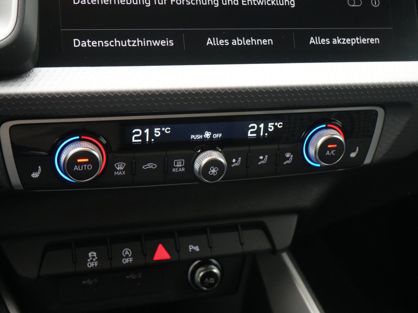 Bild über Audi A1 Sportback S line 35 TFSI S tronic - für weitere Informationen kontaktieren Sie den Audi Partner