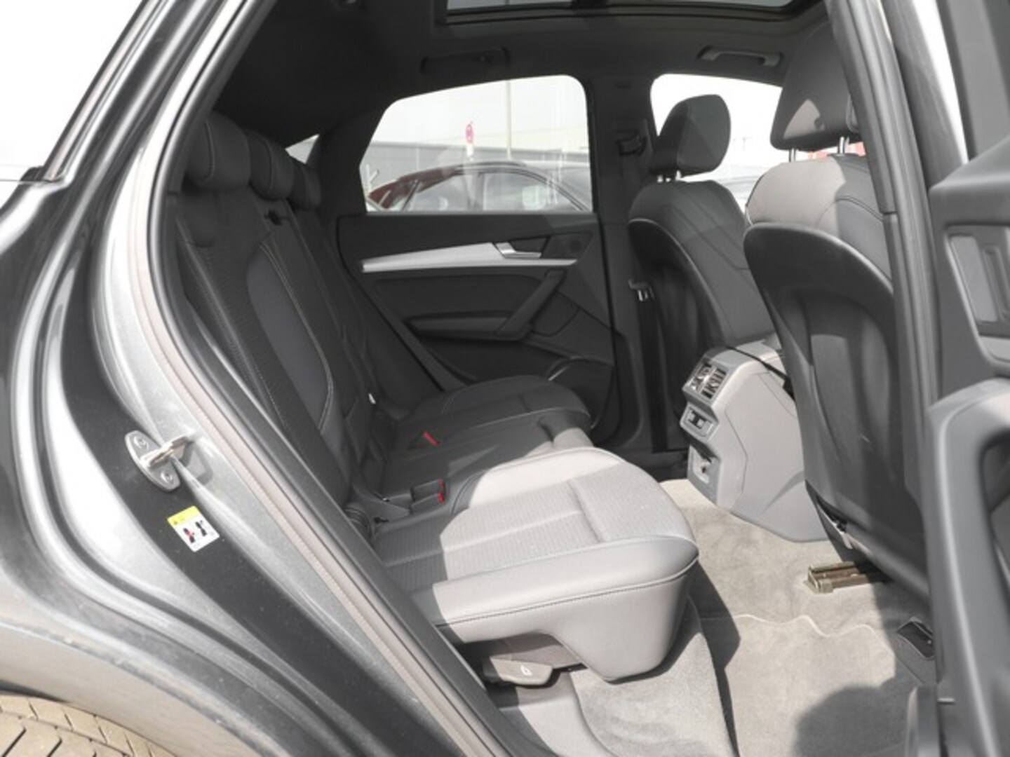 Bild über Audi Q5 Sportback 40 TDI quattro S tronic - für weitere Informationen kontaktieren Sie den Audi Partner