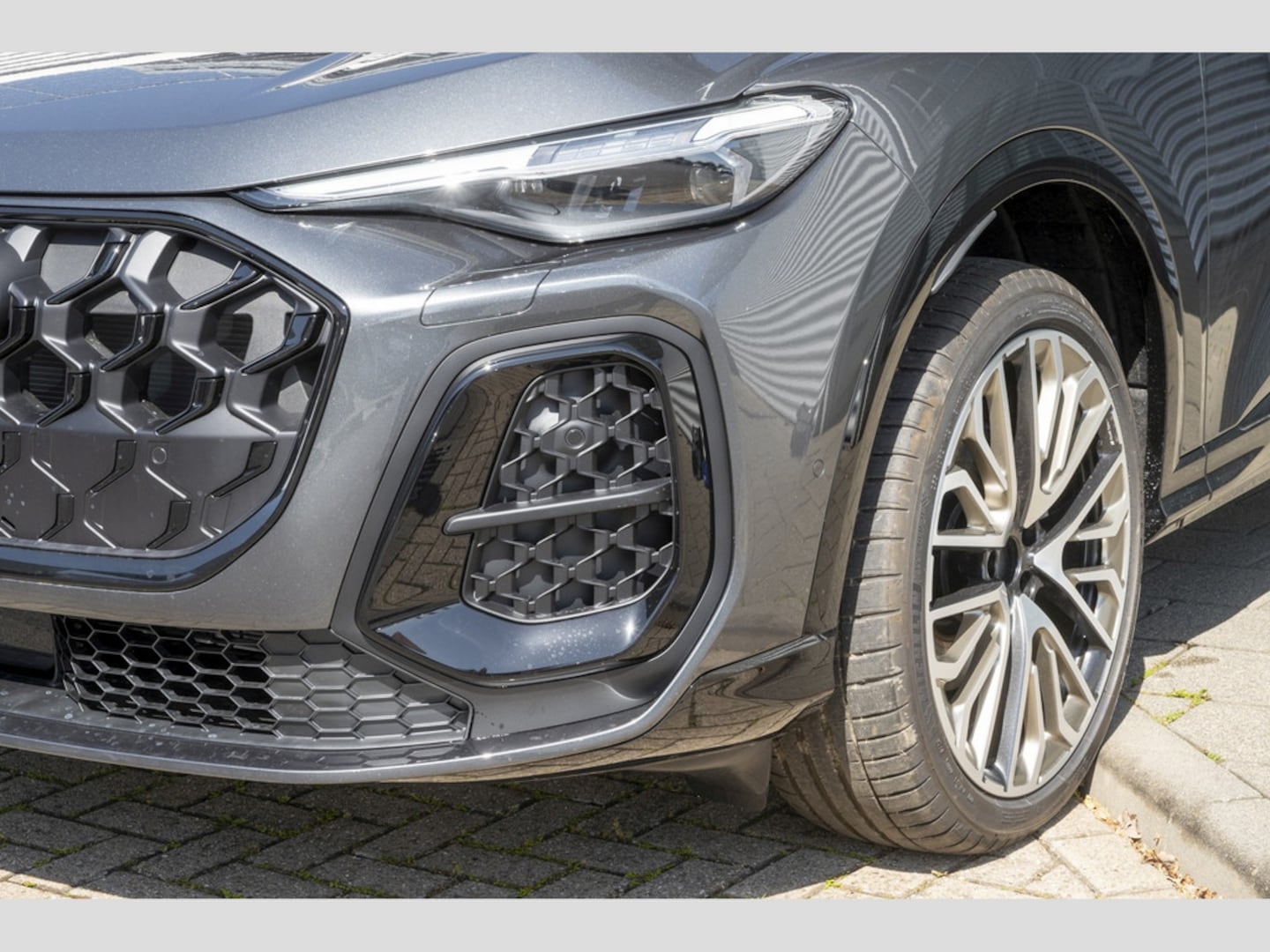 Bild über Audi Q5 SUV TDI quattro 150 kW S tronic - für weitere Informationen kontaktieren Sie den Audi Partner