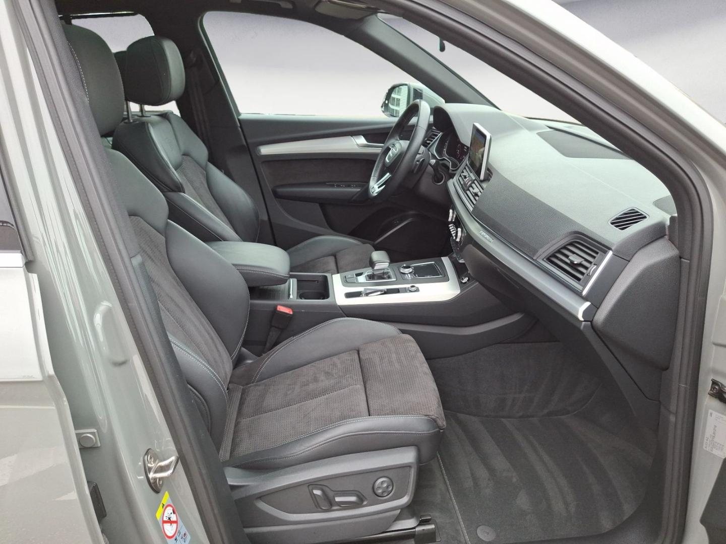 Image about Audi Q5 TFSI e 55 TFSI e quattro S tronic