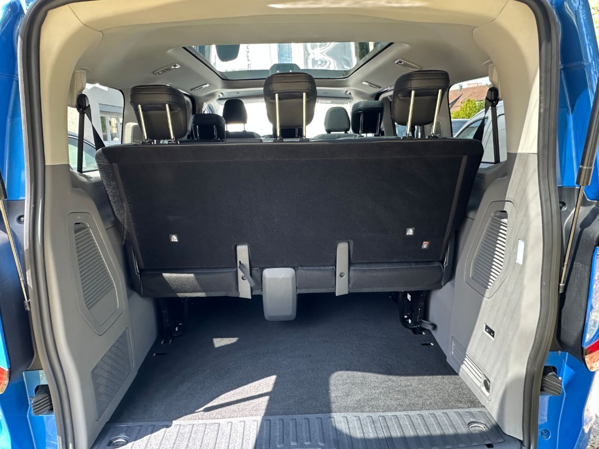 Volkswagen e-Caravelle Style